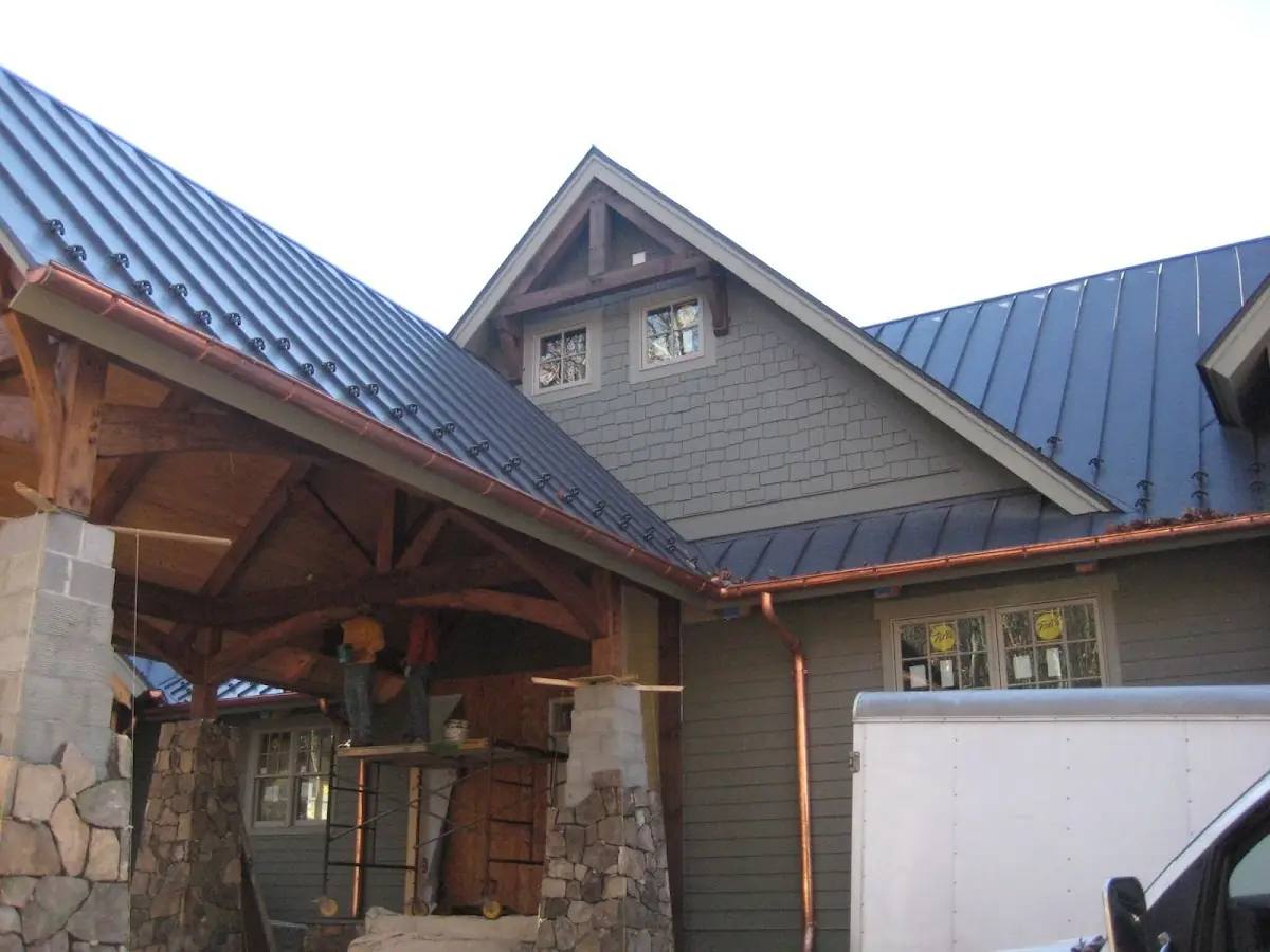 Craftsman Roofing team delivering quality roofing work in UNO